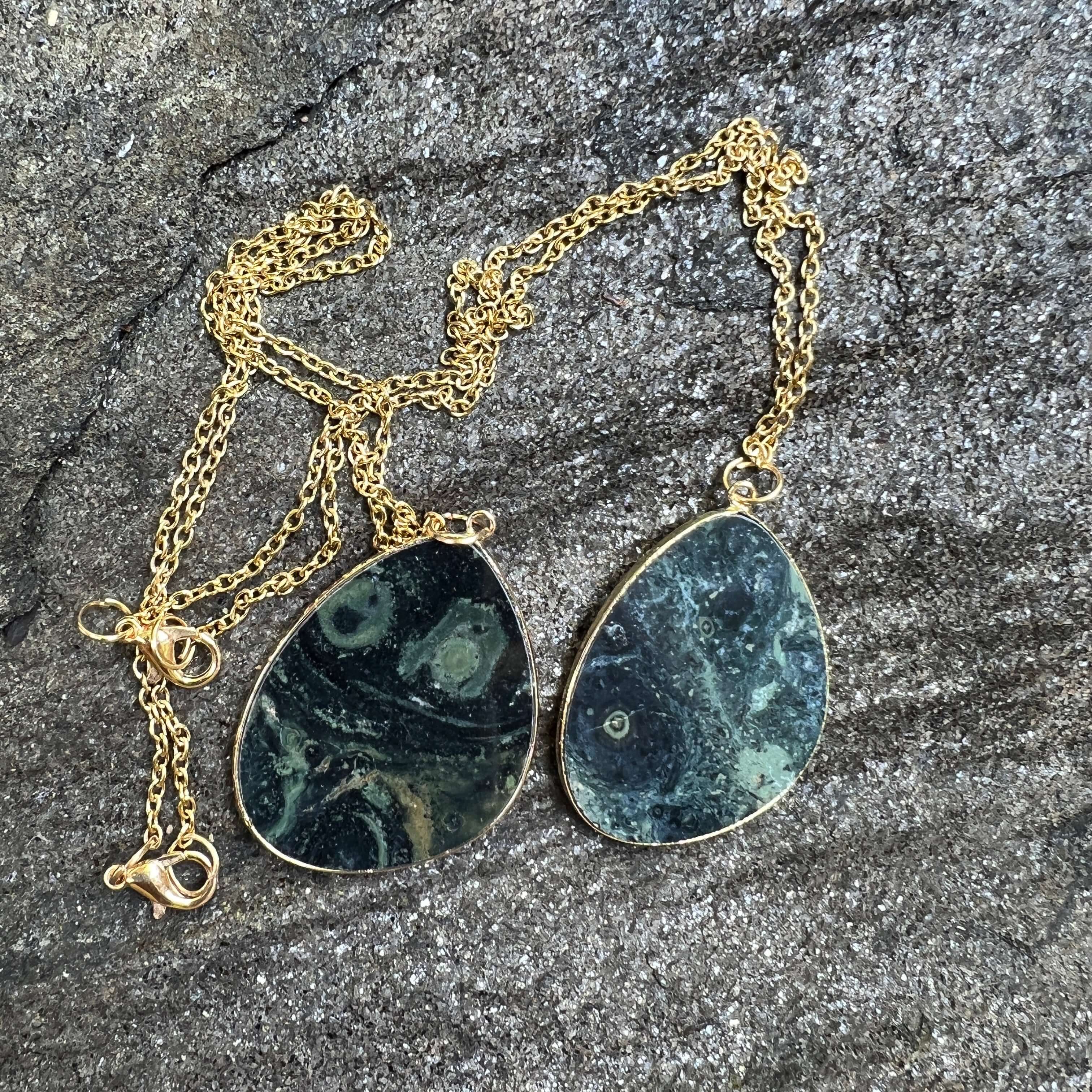 Kambaba Jasper Slice Necklace This necklace is made with a high-quality Kambaba Jasper stone which brings grounding and protection to the wearer. Kambaba Jasper calms the mind and promotes feelings of peace, reduces fear and increases self worth, bringing