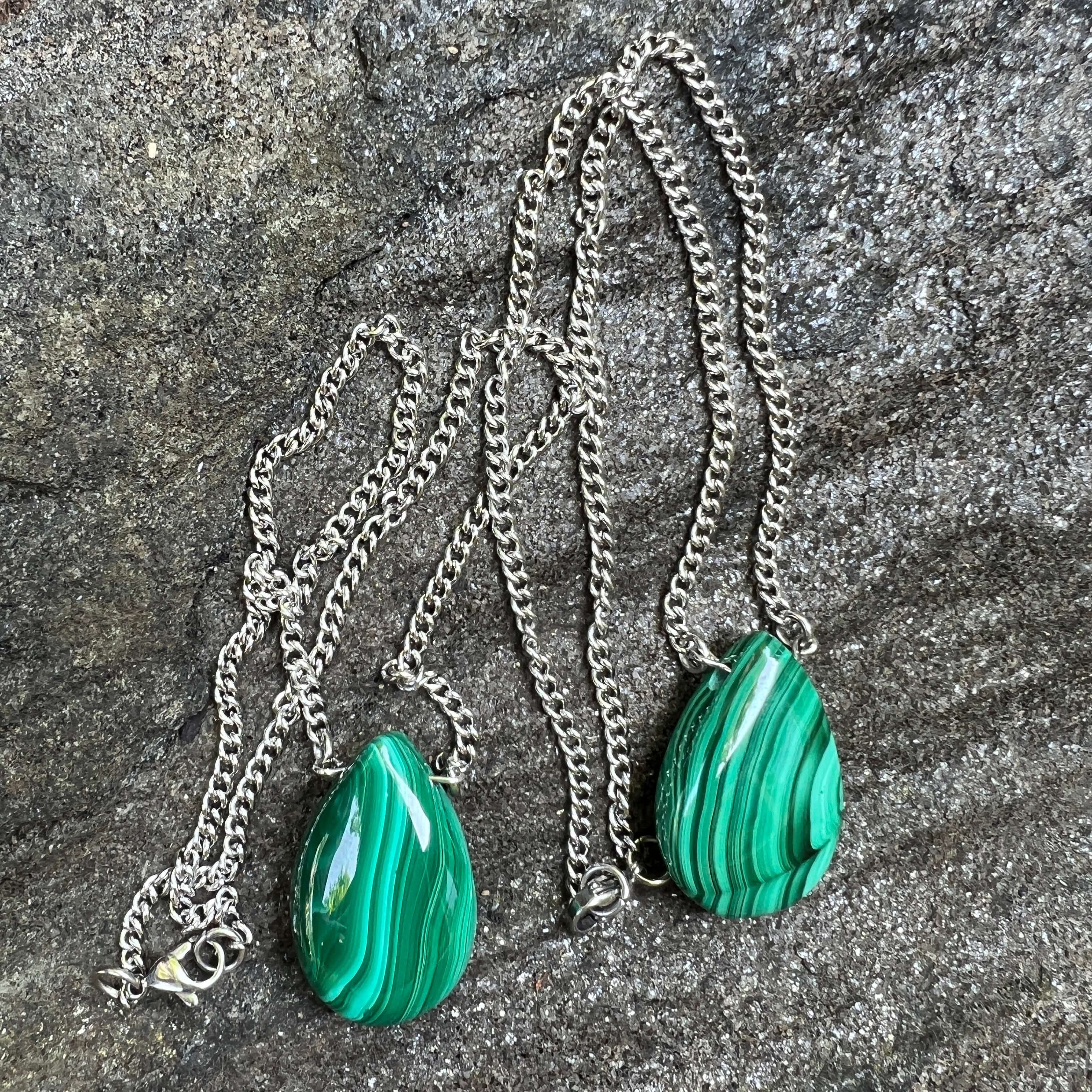 Malachite Teardrop Necklace This necklace is made with a high-quality (AAA grade) Malachite stone which brings protection and courage for transformation to the wearer and inspires calming and loving feelings.