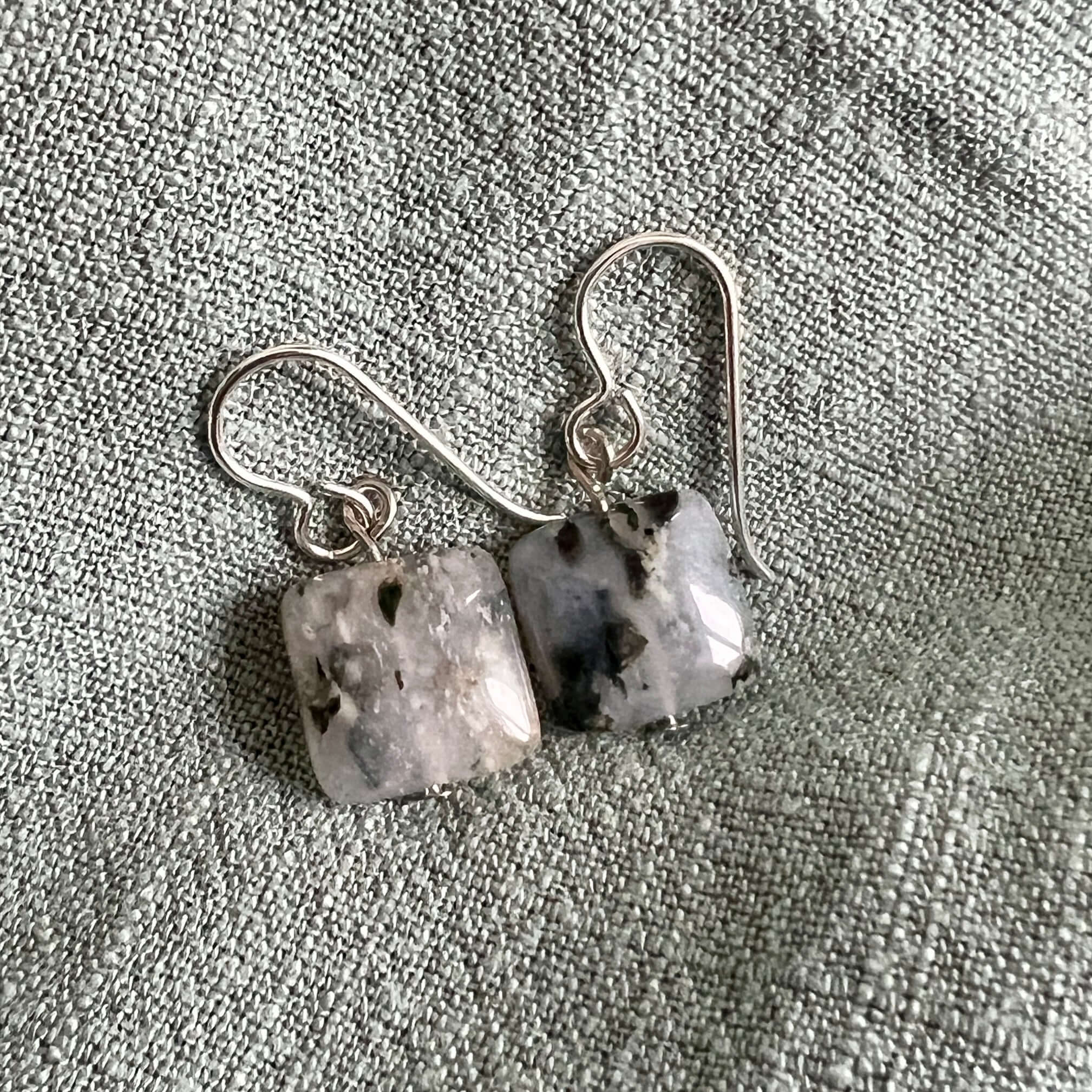 Moss Agate Earrings These earrings are made with high-quality Moss Agate gemstones which bring abundance and grounding energy to the wearer. Moss Agate is strongly connected with nature. It refreshes your soul and enables you to see the beauty around you.